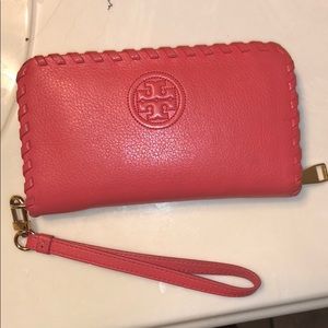 Tory Burch Marion wristlet